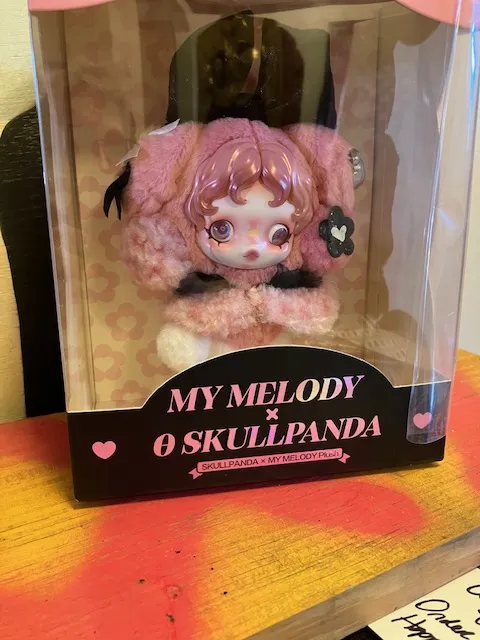 POPMART skullpanda マイメロディ ① SKULLPANDA × MY MELODY Plush - POP MART (United States)