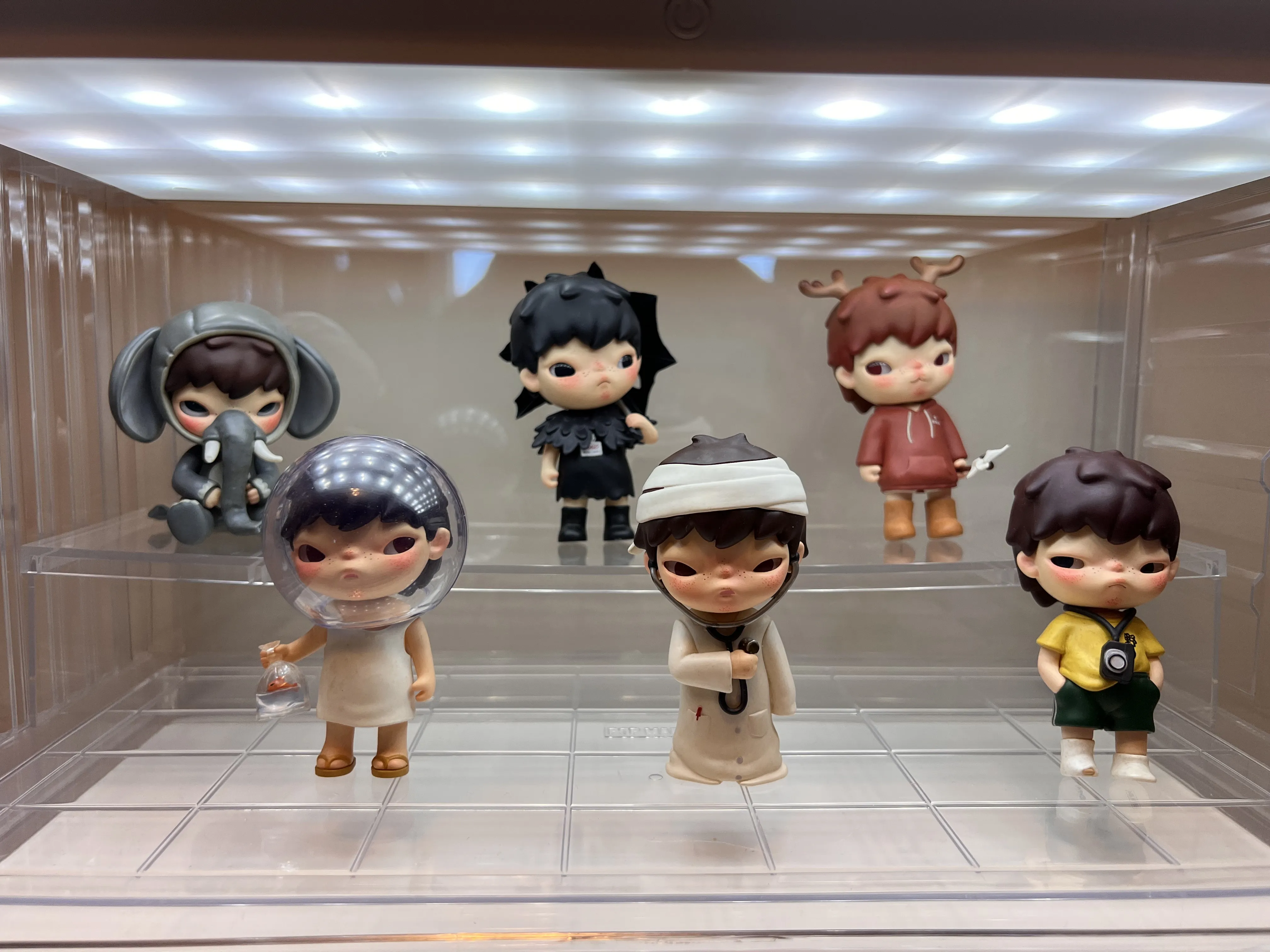 POP MART 100% Assemblable Lighted Display Container - POP MART