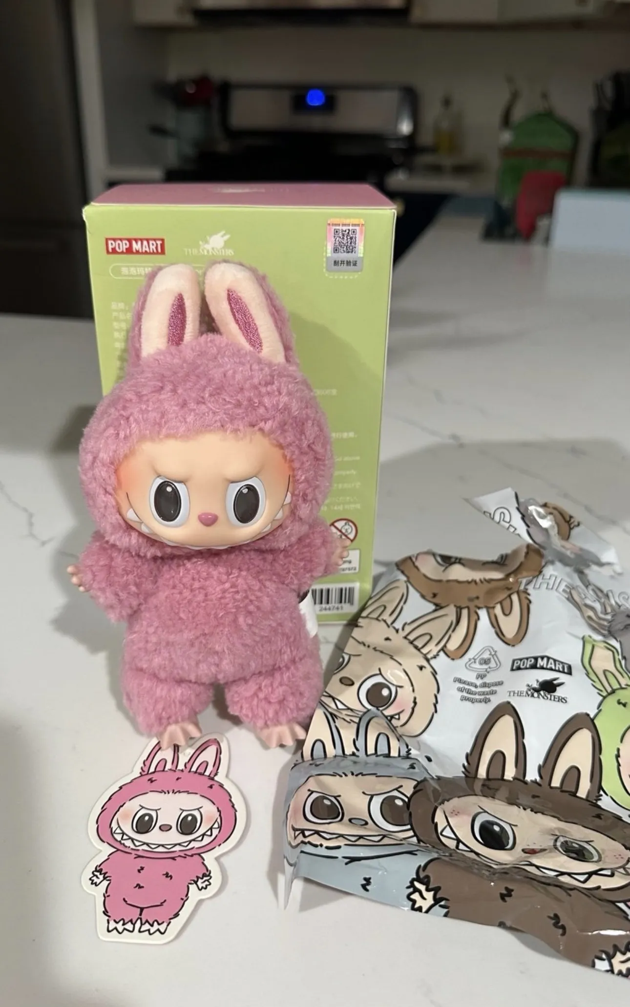 POP NOW:THE MONSTERS - Tasty Macarons Vinyl Face Blind Box - POP