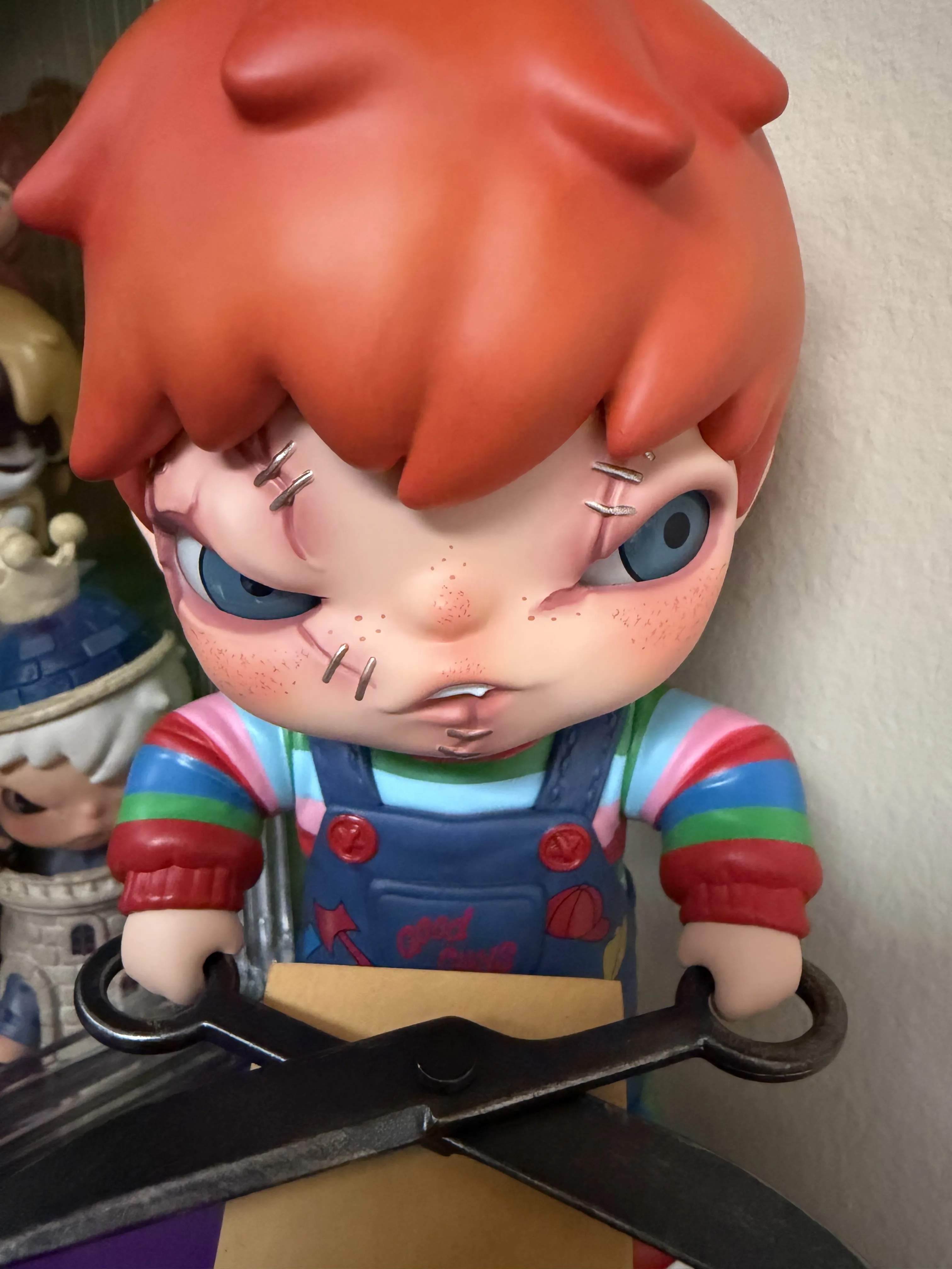 Hirono × Child's Play Figurine - POP MART (United States) Hirono × Child's Play Figurine - POP MART (United States)
