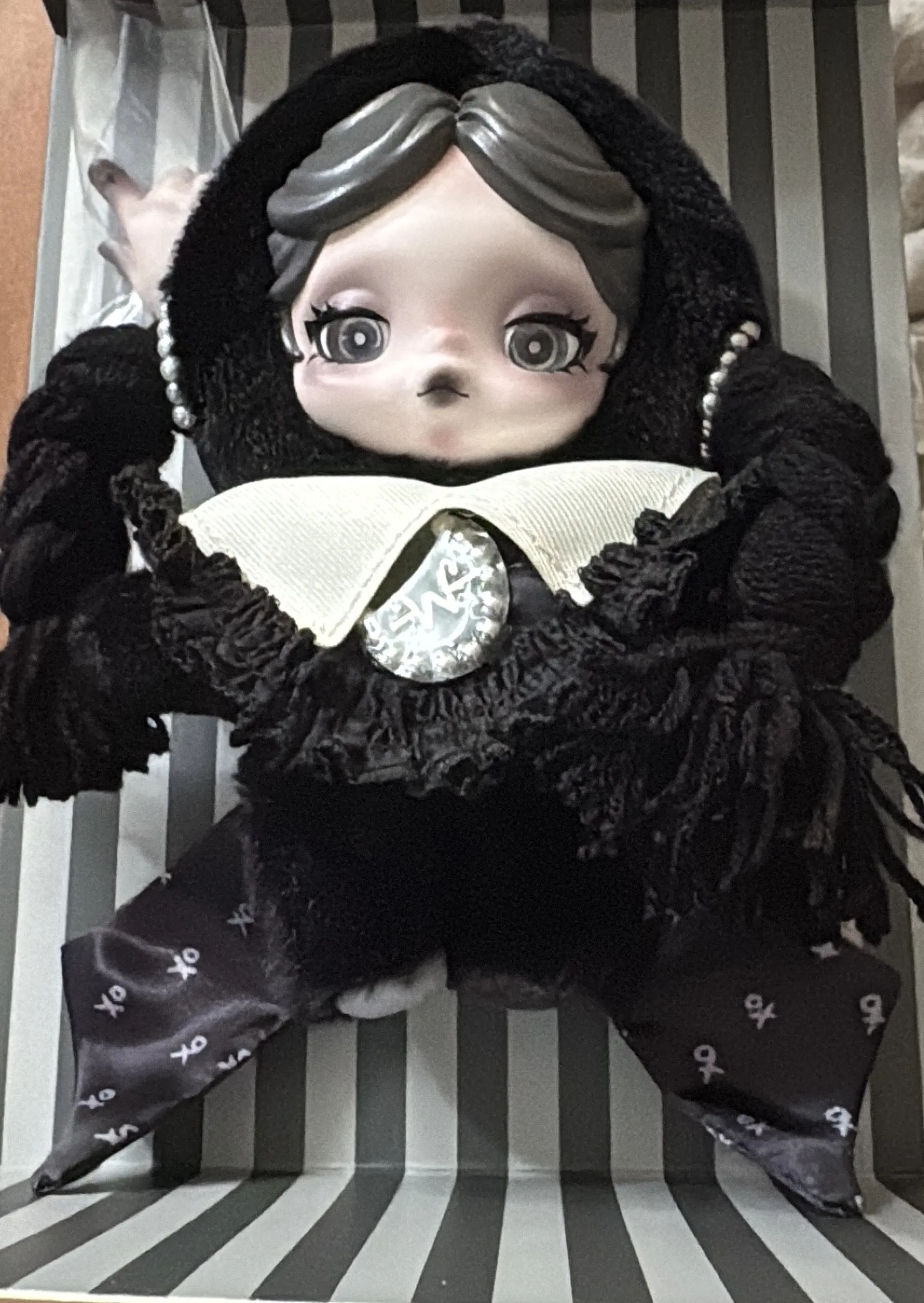 き*ら様 Wednesday Plush Classic Dress Versi SKULLPANDA × Wednesday Plush（Classic Dress Version） - POP MART