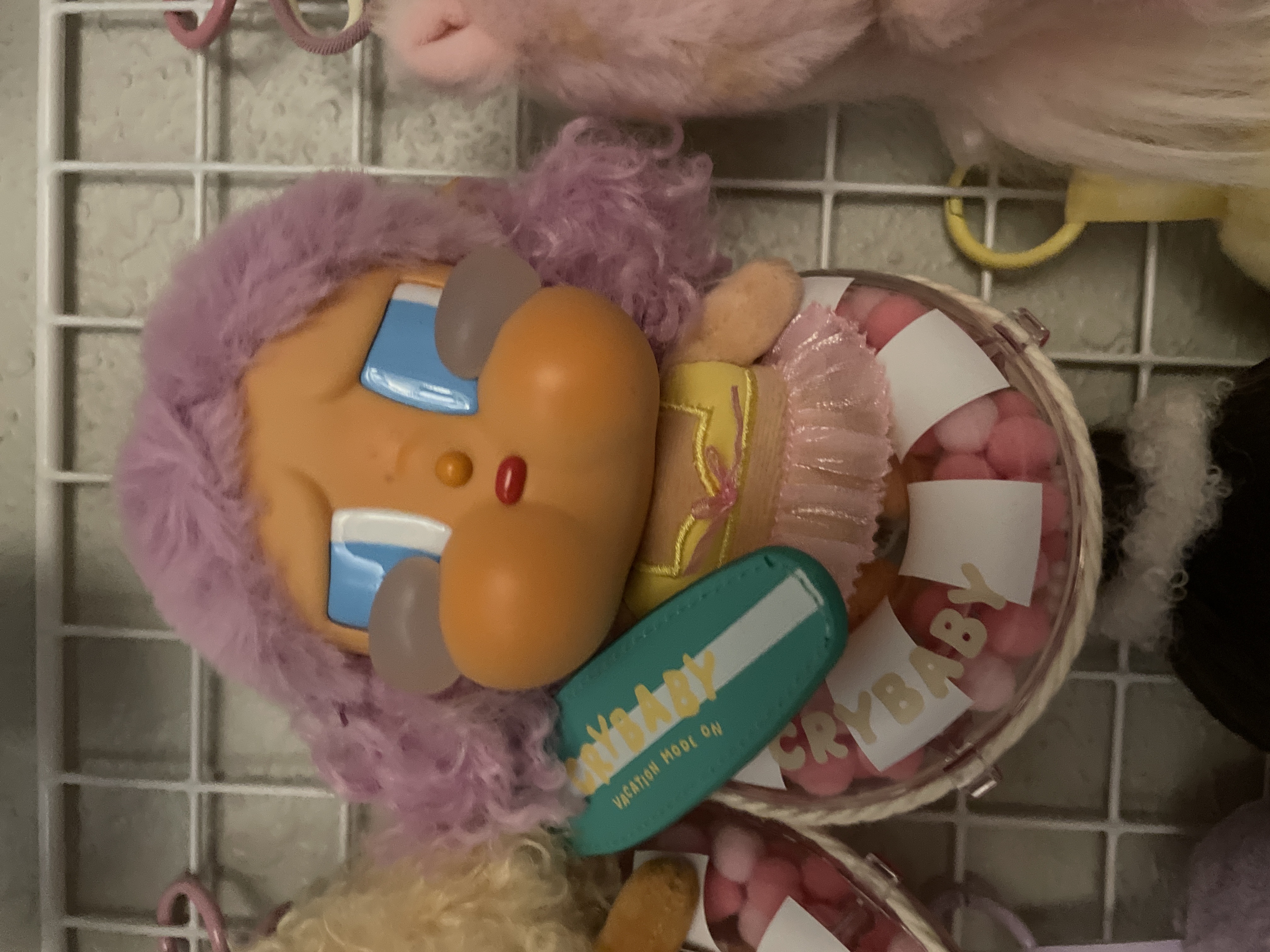 POP NOW:CRYBABY Vacation Mode On Series-Vinyl Plush Pendant Blind