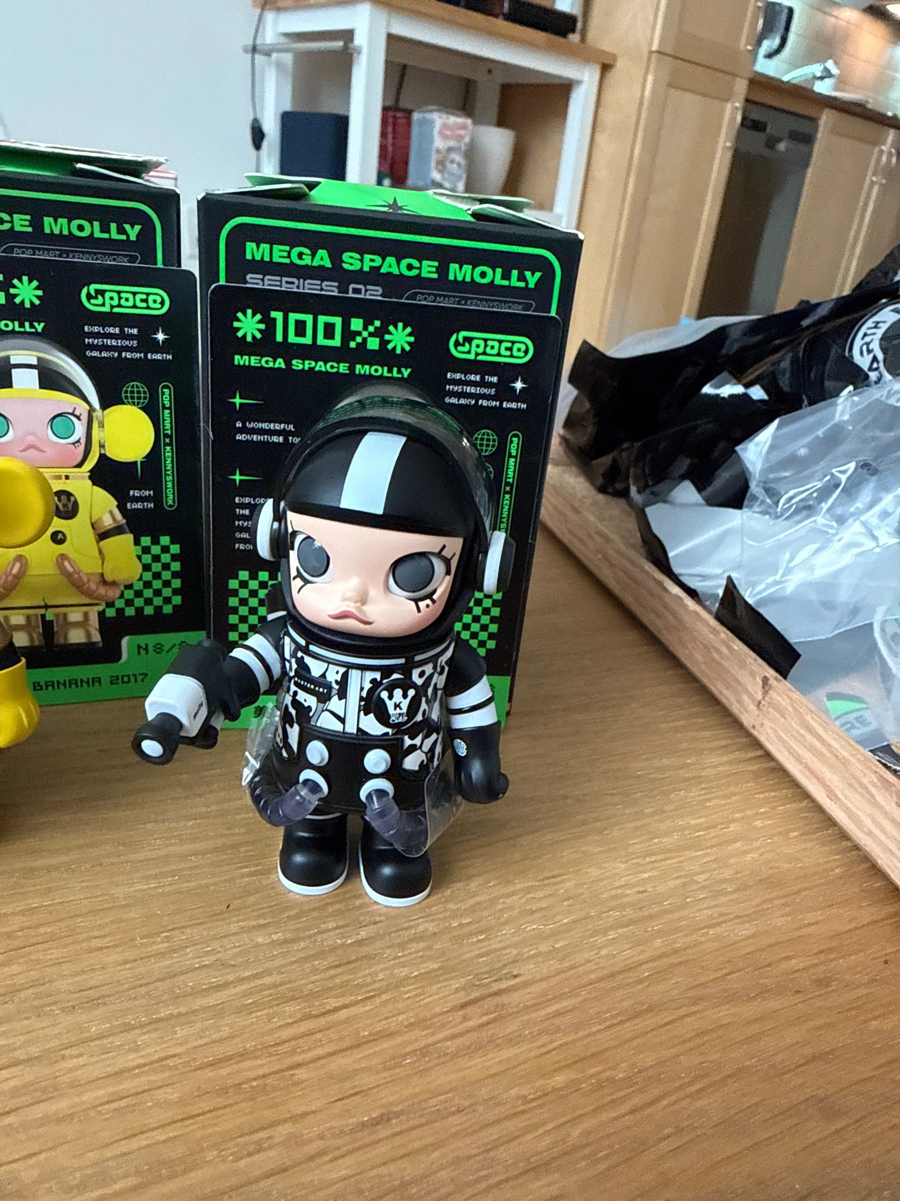 POP NOW:MEGA SPACE MOLLY 100% Series 2-B - POP MART (United States)