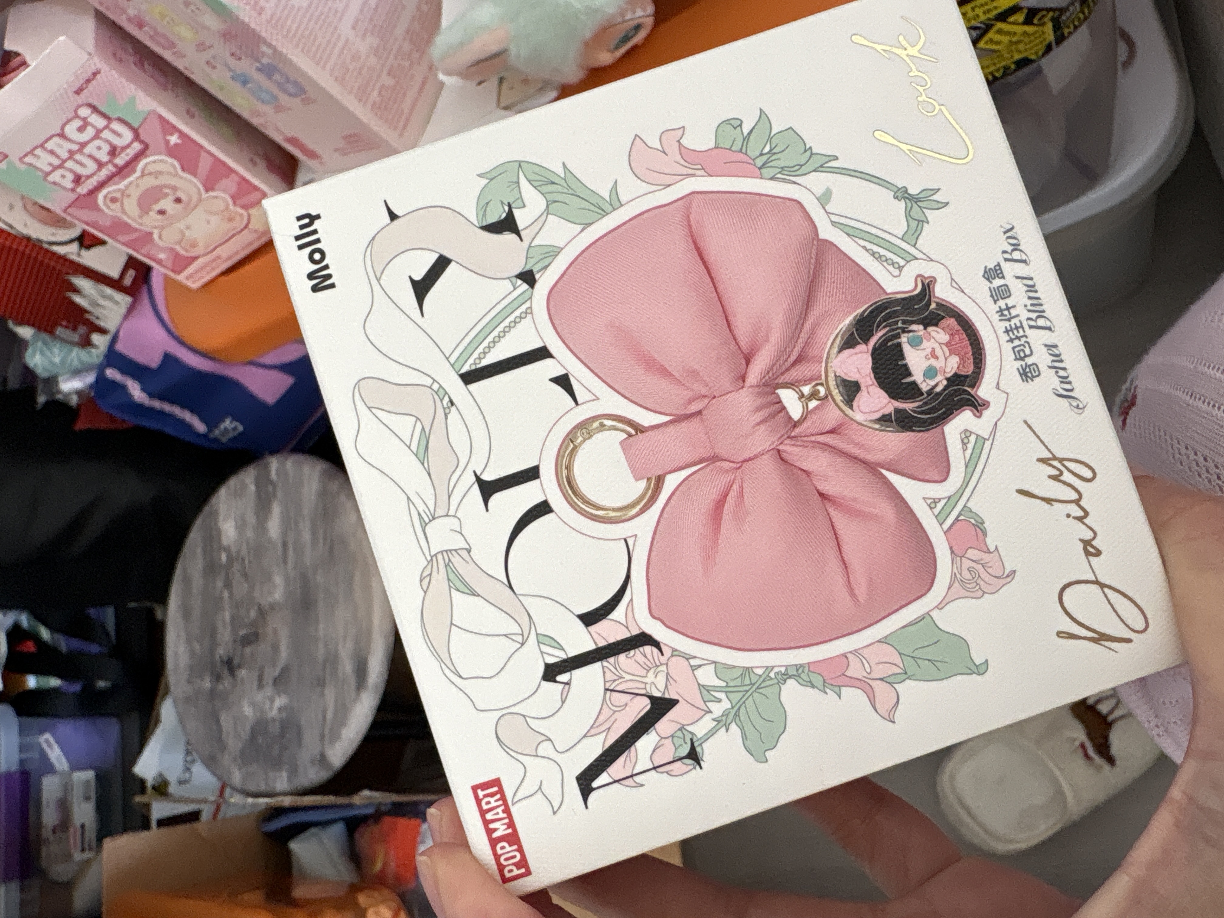 POP NOW:MOLLY Daily Look Series-Sachet Blind Box - POP MART