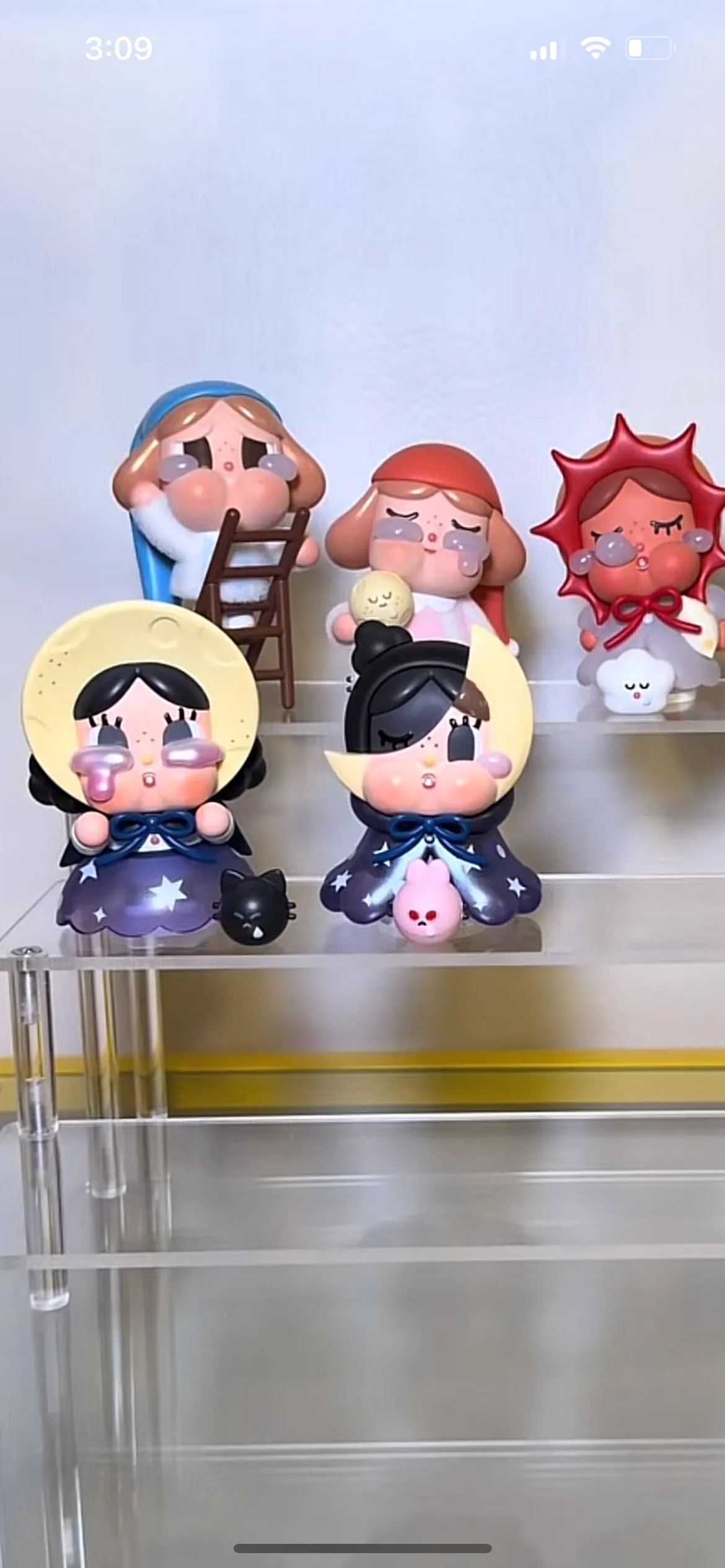 POP NOW:CRYBABY CRYING TO THE MOON SERIES FIGURES - POP MART (Canada)
