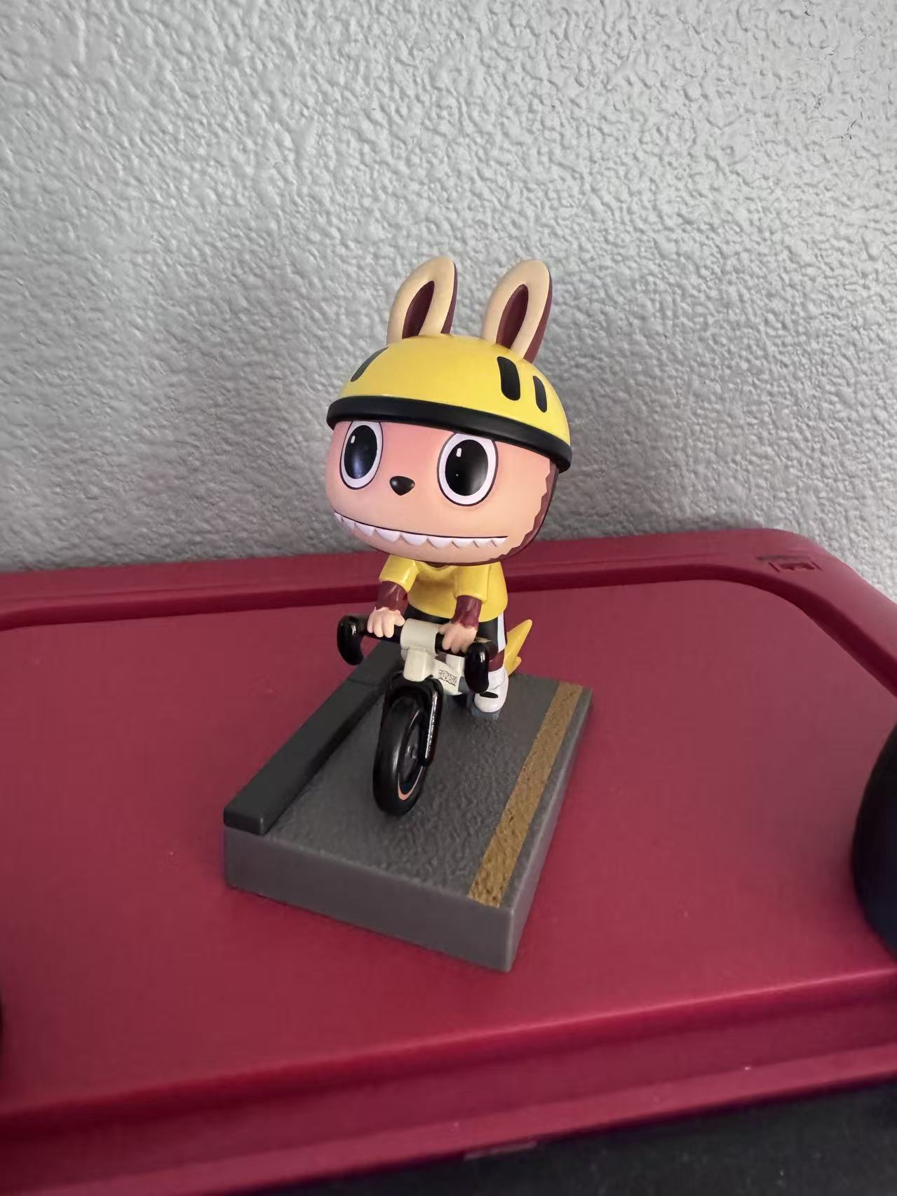 LABUBU Summer Ride Figure - POP MART (Mexico)