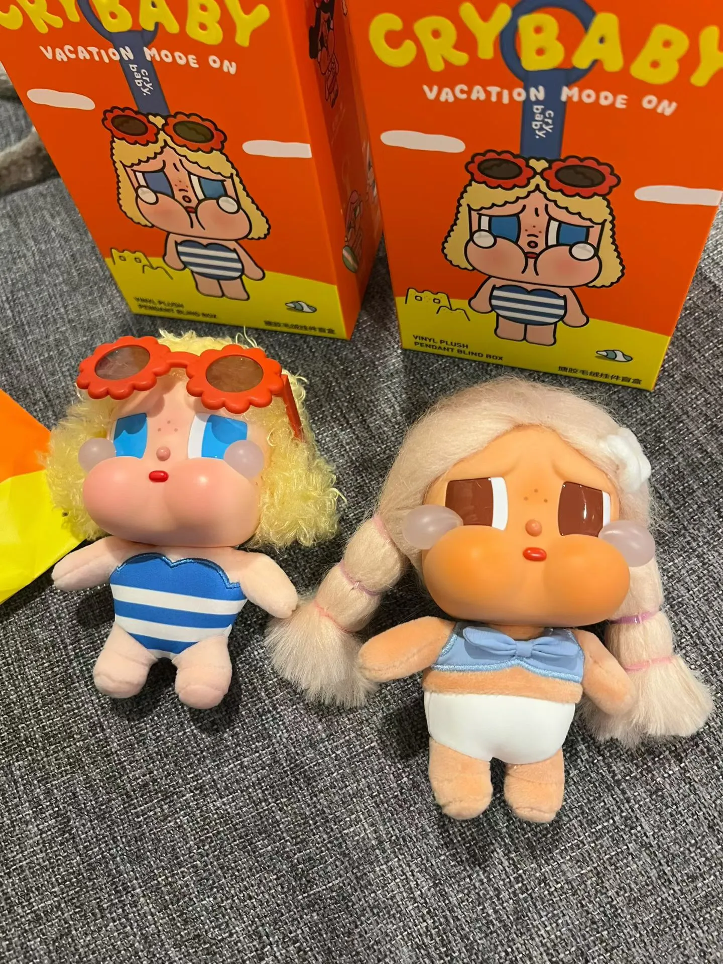 POP NOW:CRYBABY Vacation Mode On Series-Vinyl Plush Pendant Blind