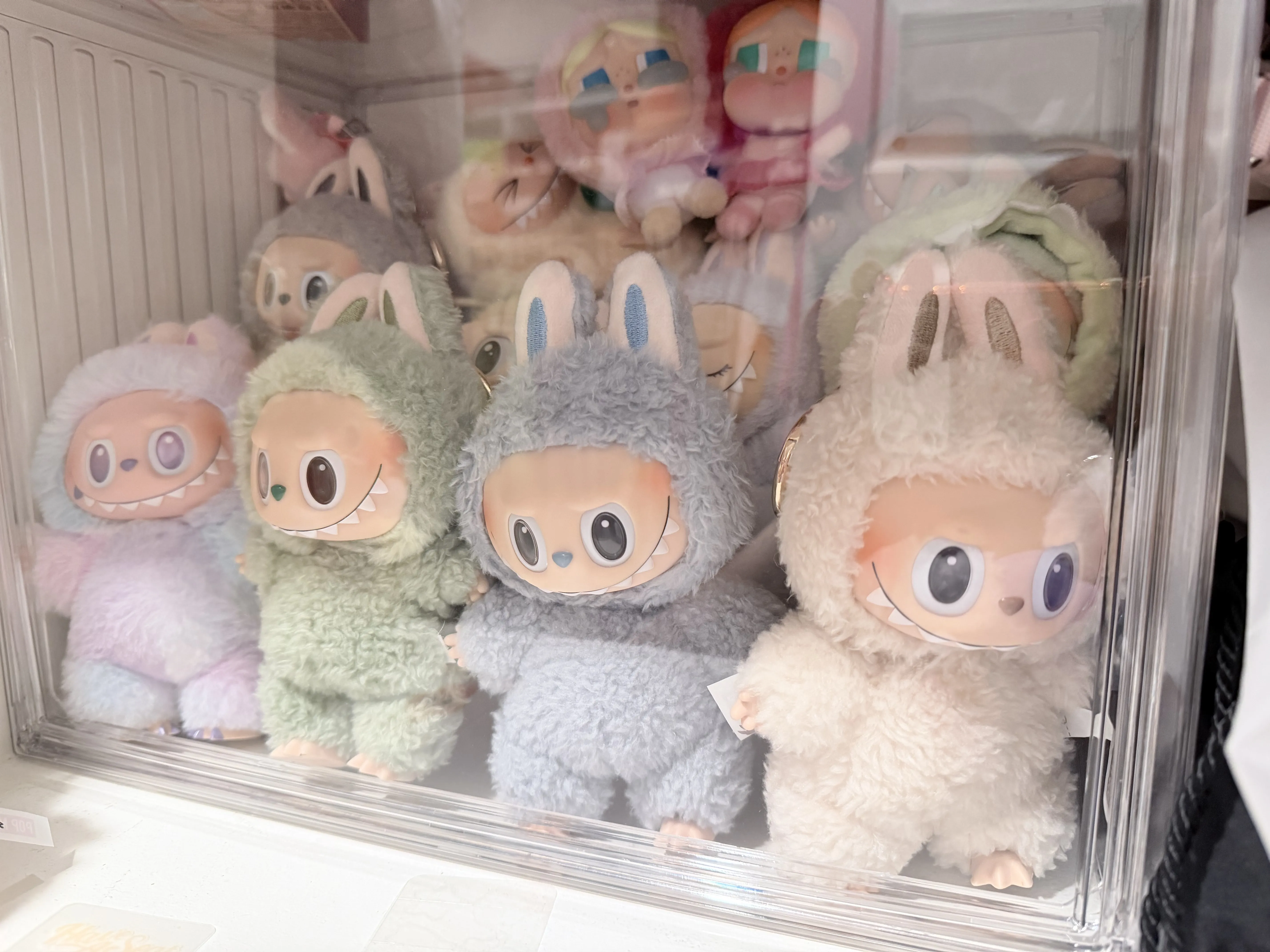 POP NOW:THE MONSTERS - Tasty Macarons Vinyl Face Blind Box - POP