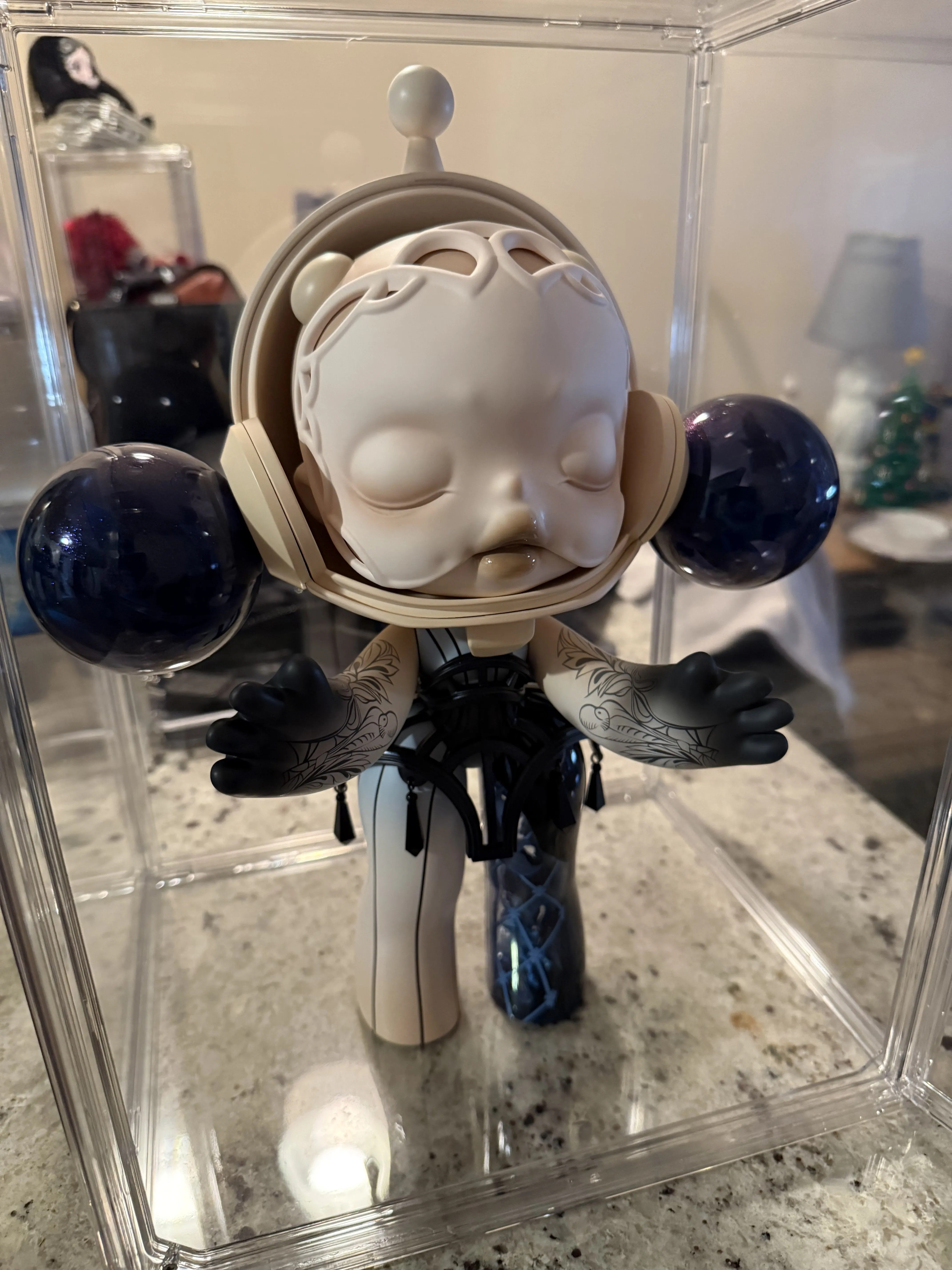 MEGA α SKULLPANDA 400% Guo Pei-Alternate Universe - POP MART (Canada)