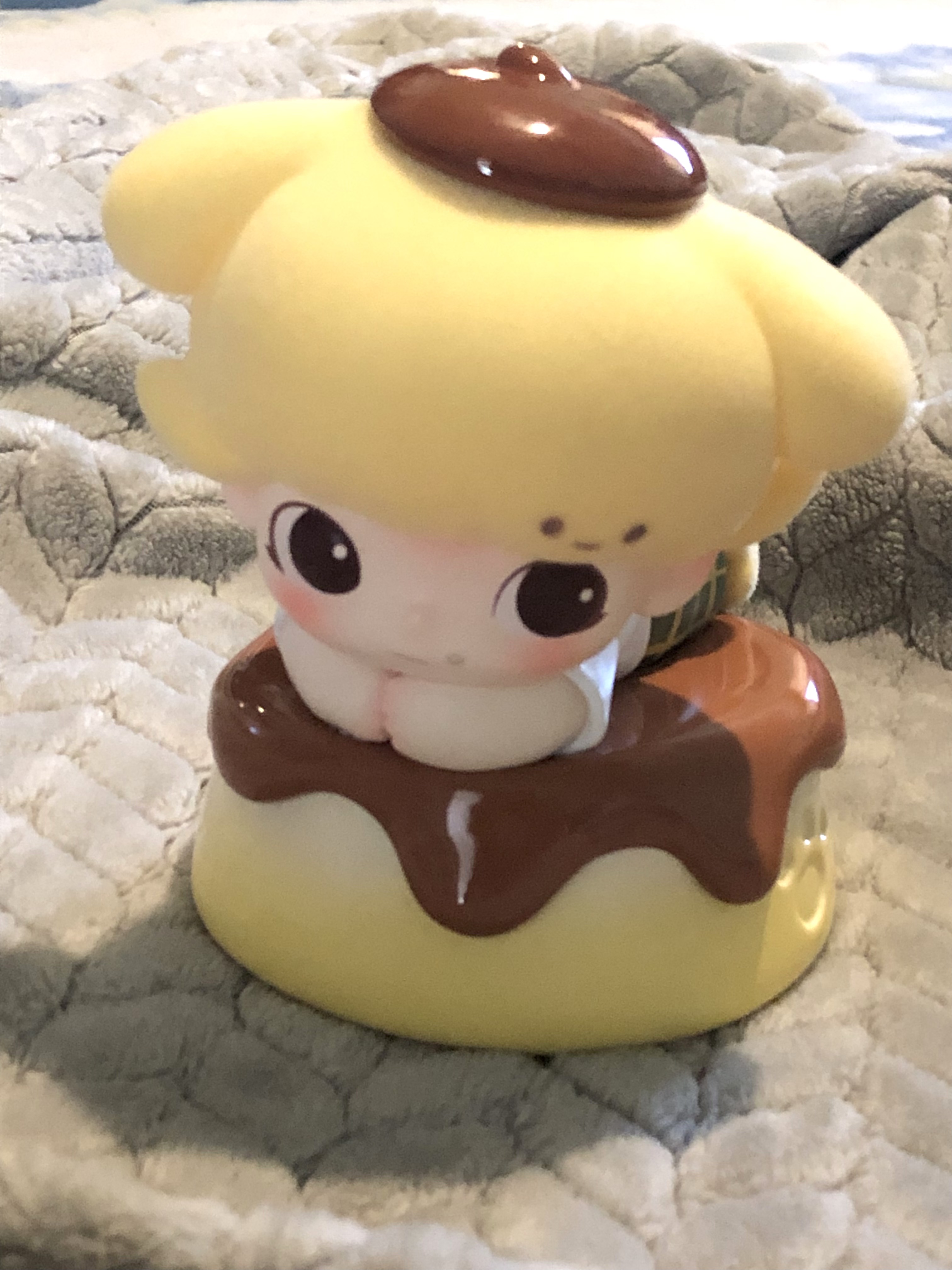 DIMOO WORLD × Pompompurin Figurine - POP MART (United States)