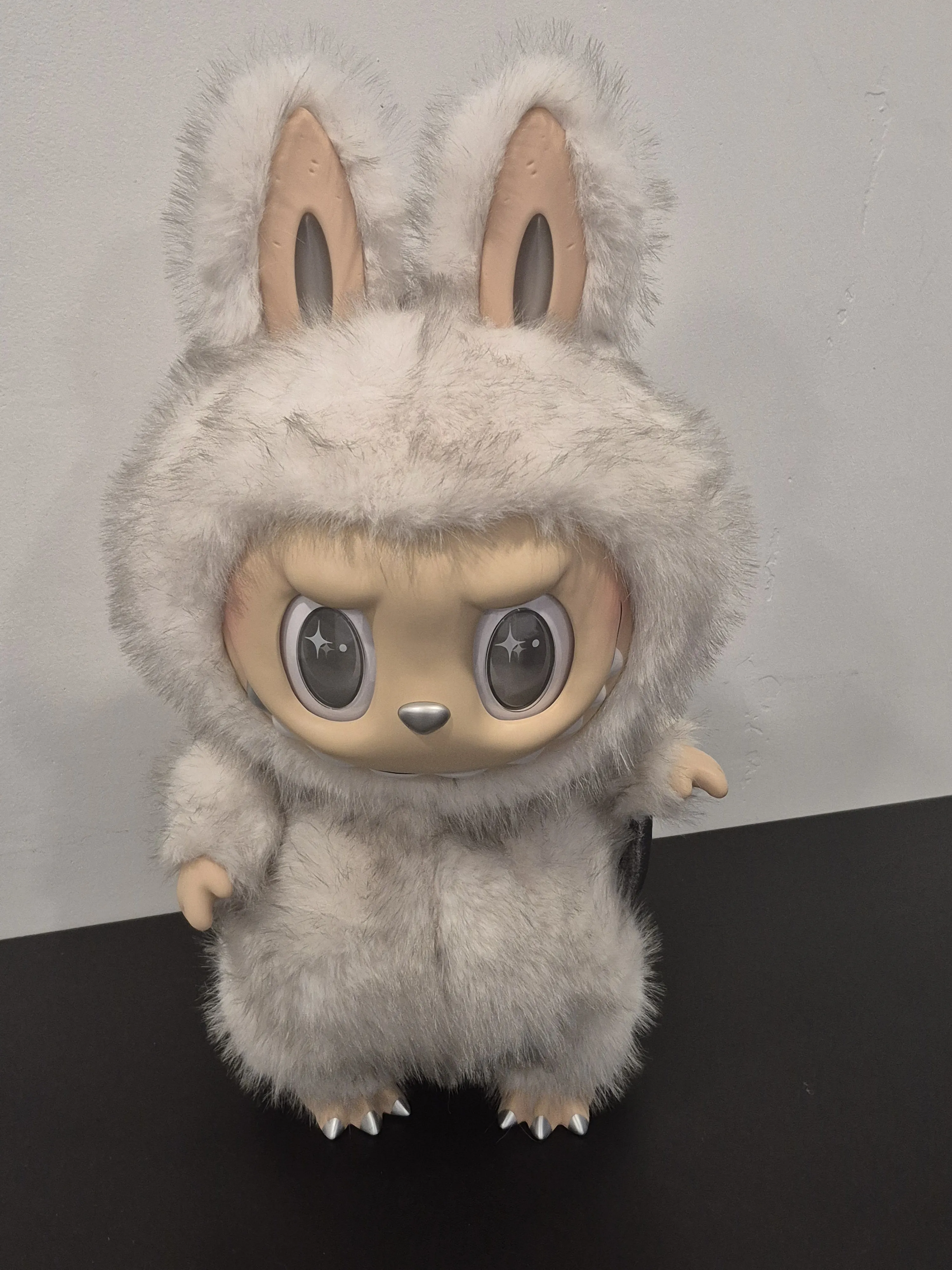 THE MONSTERS - ANGEL IN CLOUDS Vinyl Face Doll - POP MART (United  display picture 1