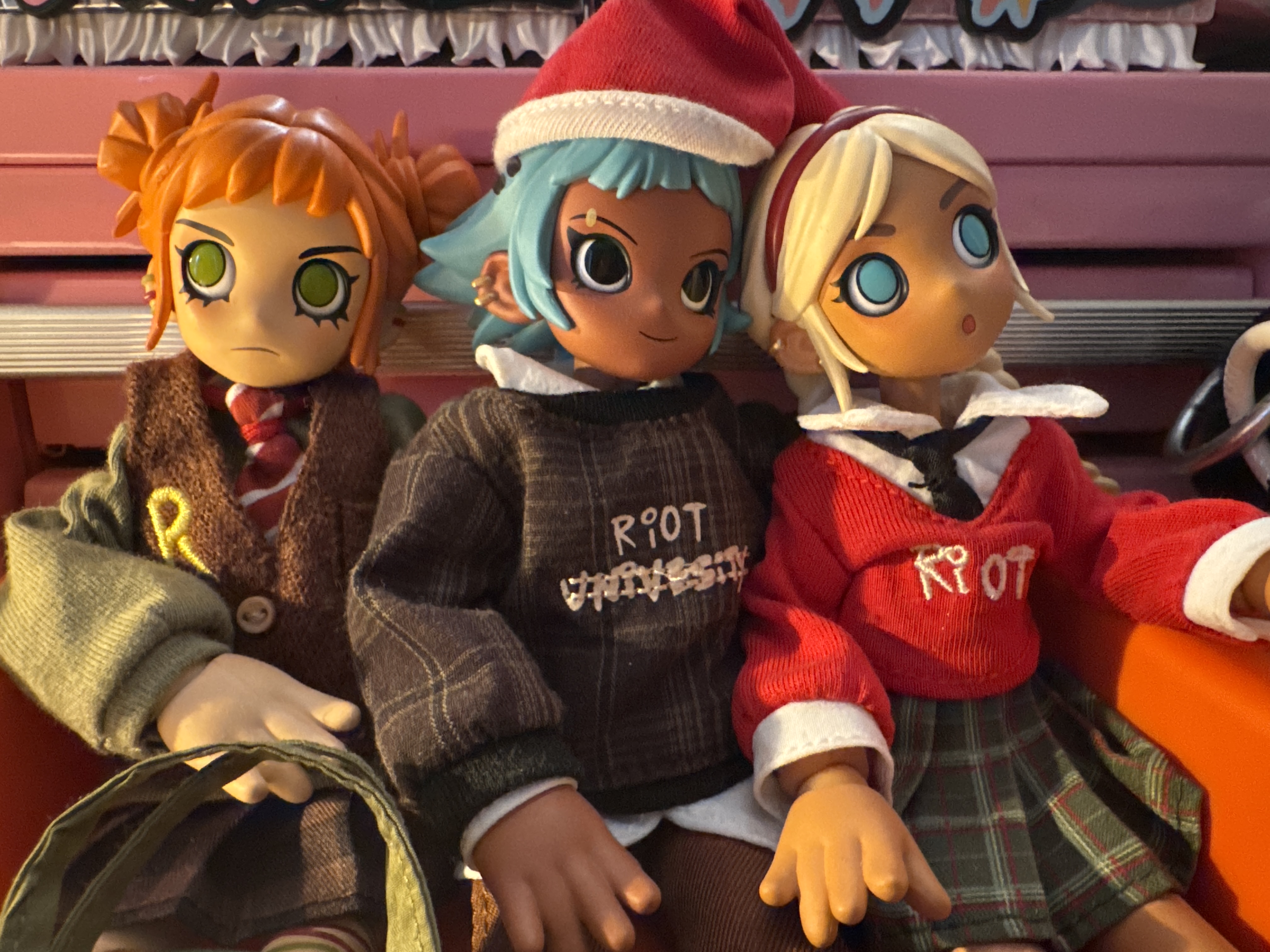 Peach Riot Winter Break OOTD Series 1/8 Action Figure - POP MART