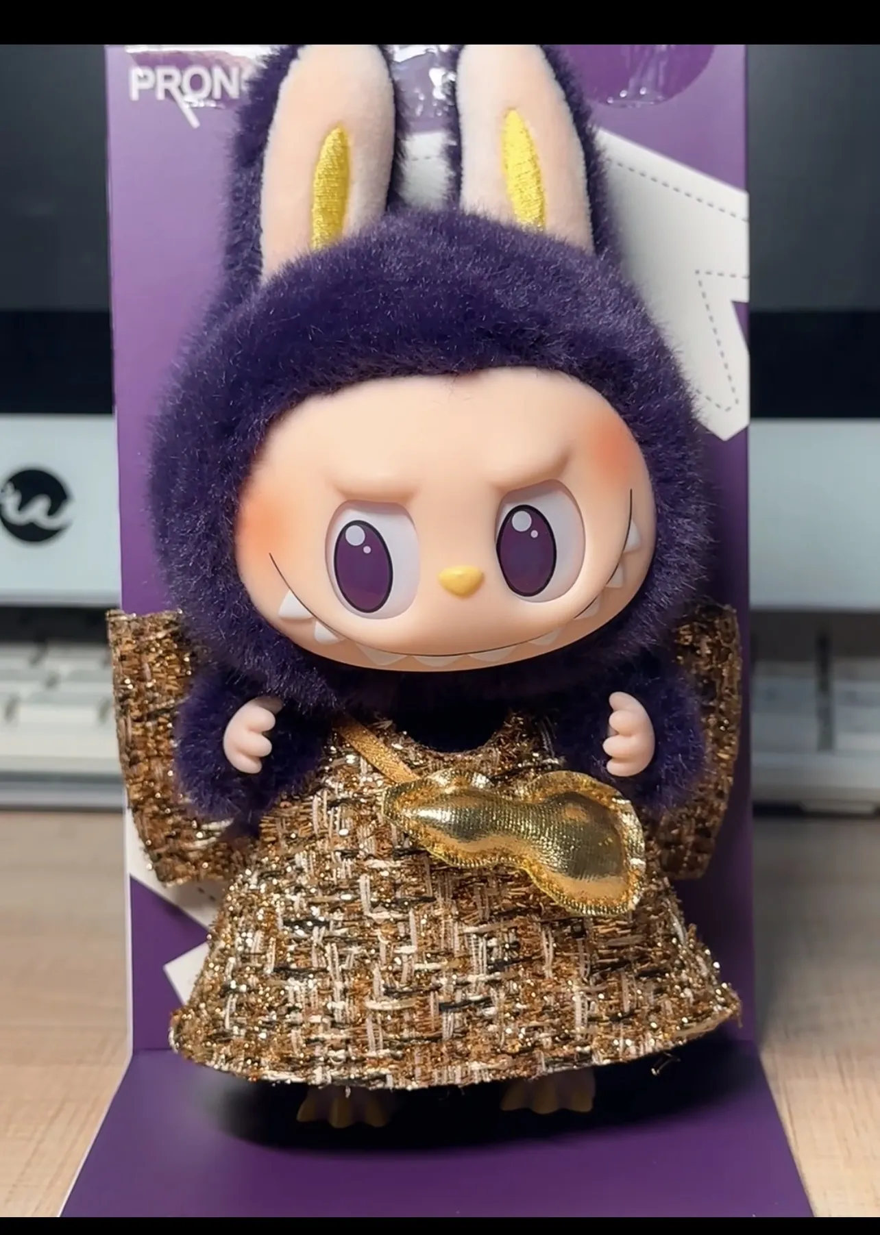 Labubu ROCKTHEUNIVERSE 非売品うちわ　新品　レシートつき LABUBU × PRONOUNCE - WINGS OF FORTUNE Vinyl Plush Hanging Card