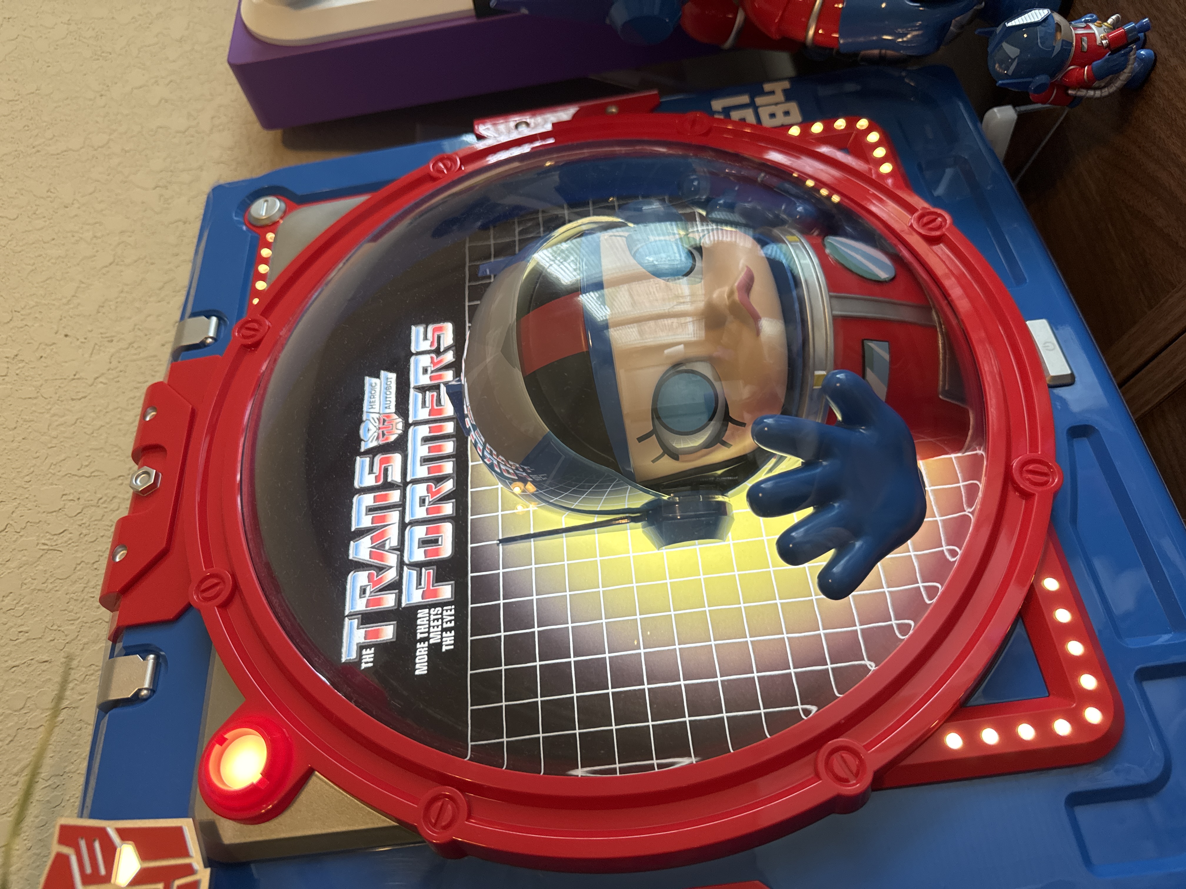 MEGA SPACE MOLLY Optimus Prime《IN SPACE》3D Painting｜POP MART US