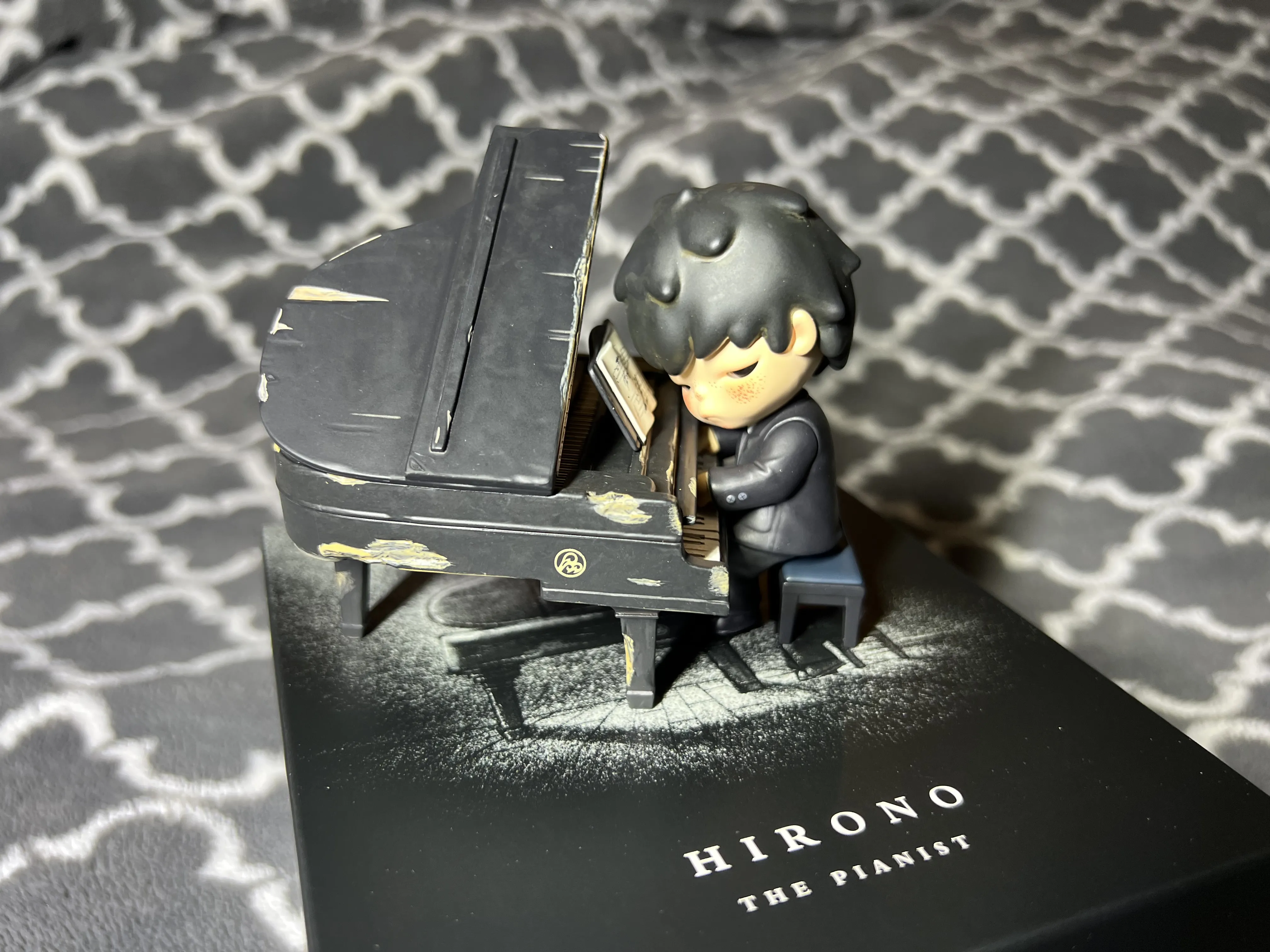 Hirono The Pianist Figure - POP MART (United States)