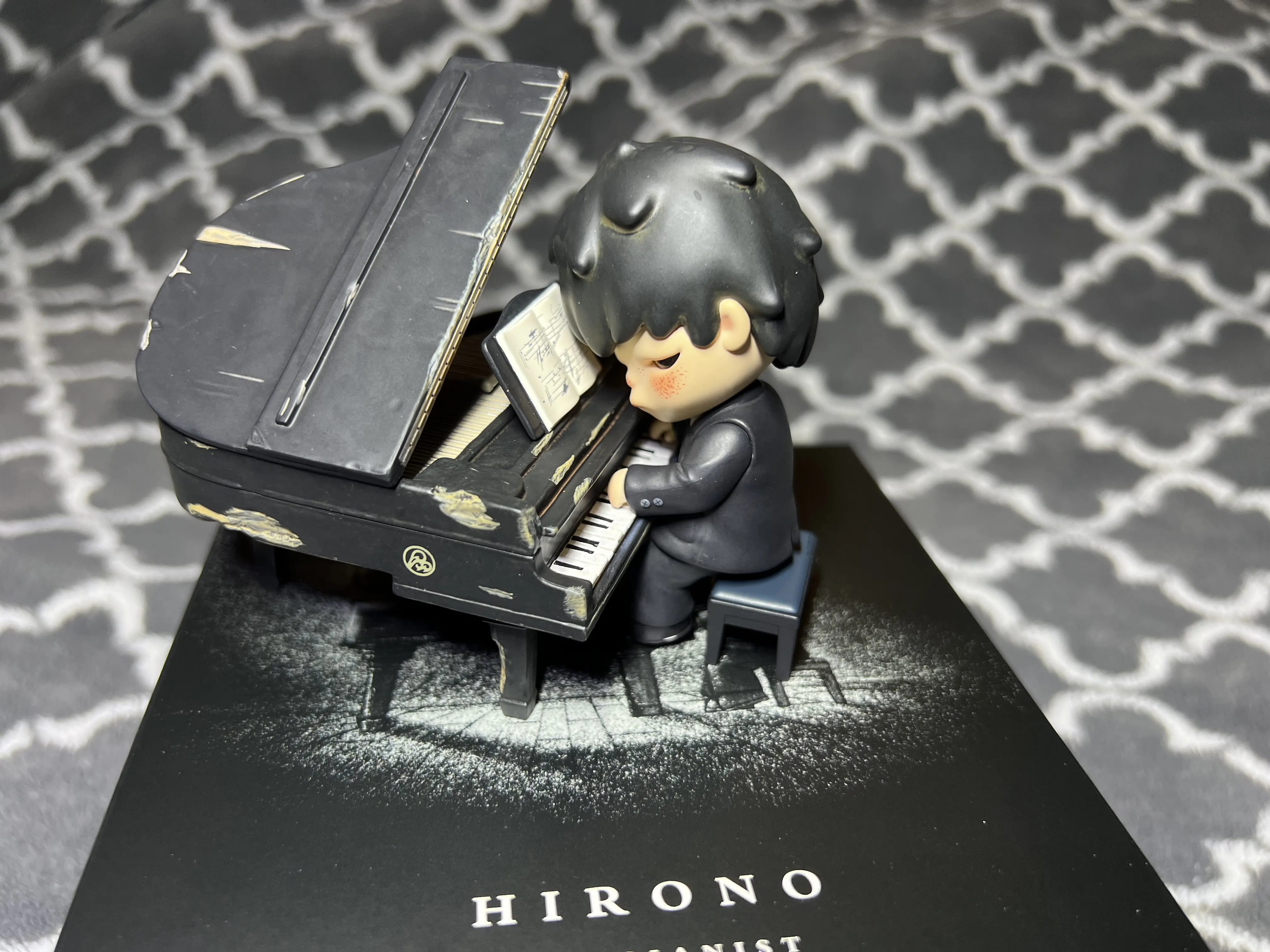 Hirono The Pianist Figure - POP MART (United States)
