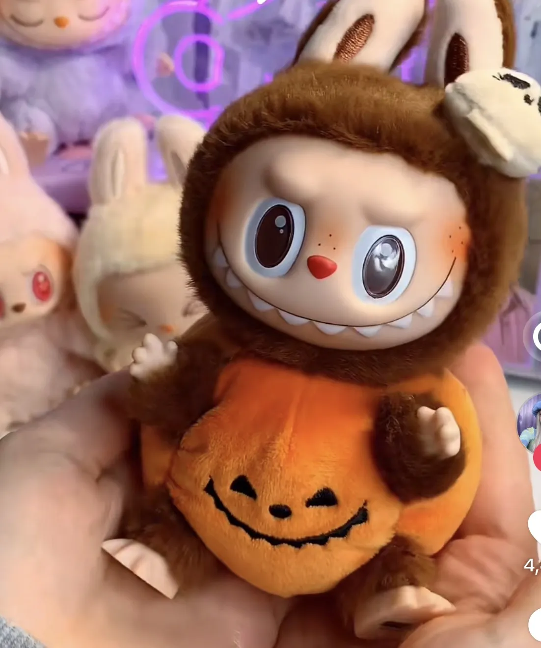 POP MART ハロウィンぬいぐるみ 15cm Happy Halloween Party SeLAries-Sitting Pumpkin Vinyl Plush Pendant