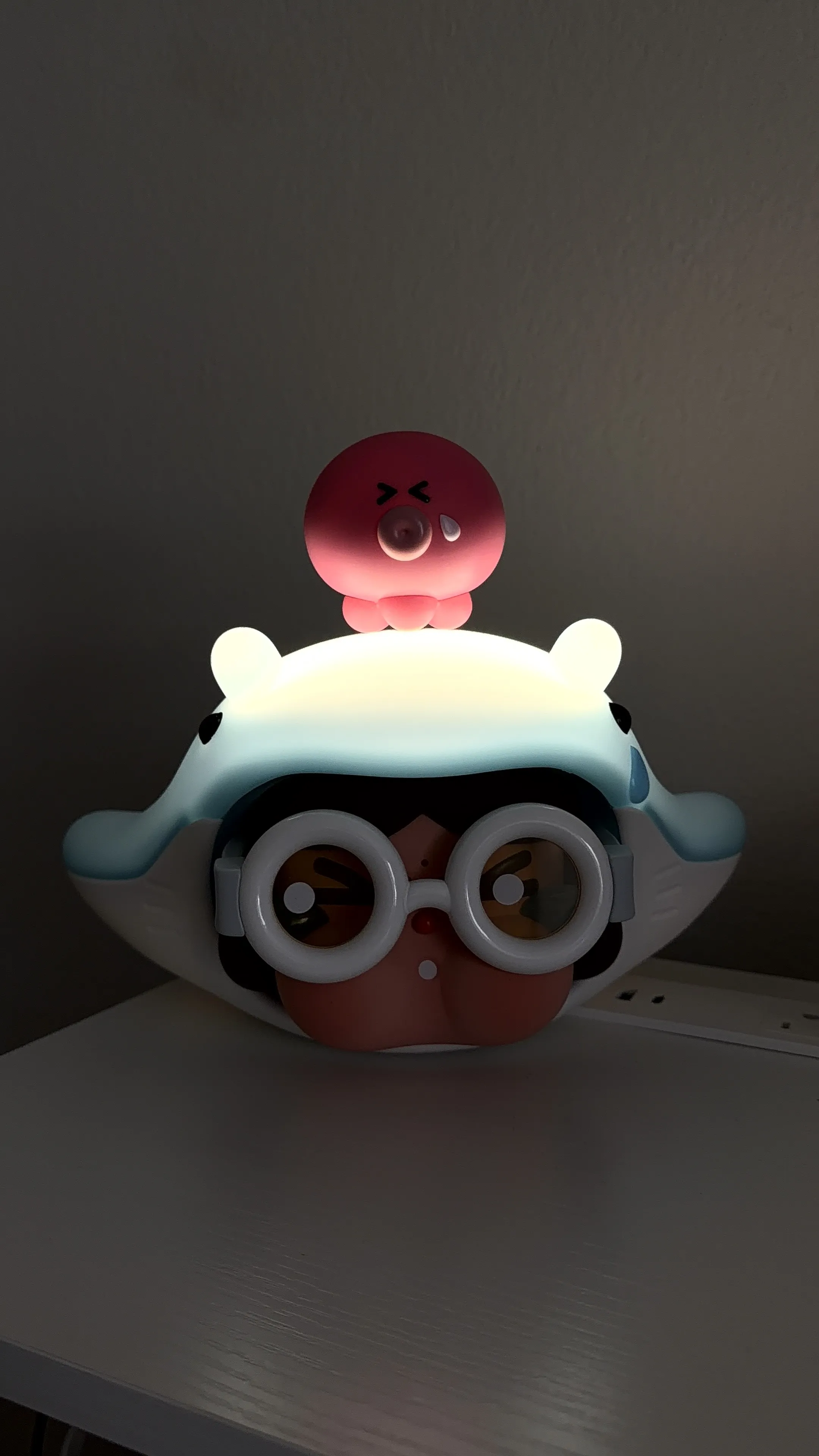 Crybaby Crybuddy Little Lamp 超レア CRYBABY Cry Me an Ocean Series Lamp - POP MART (Canada)