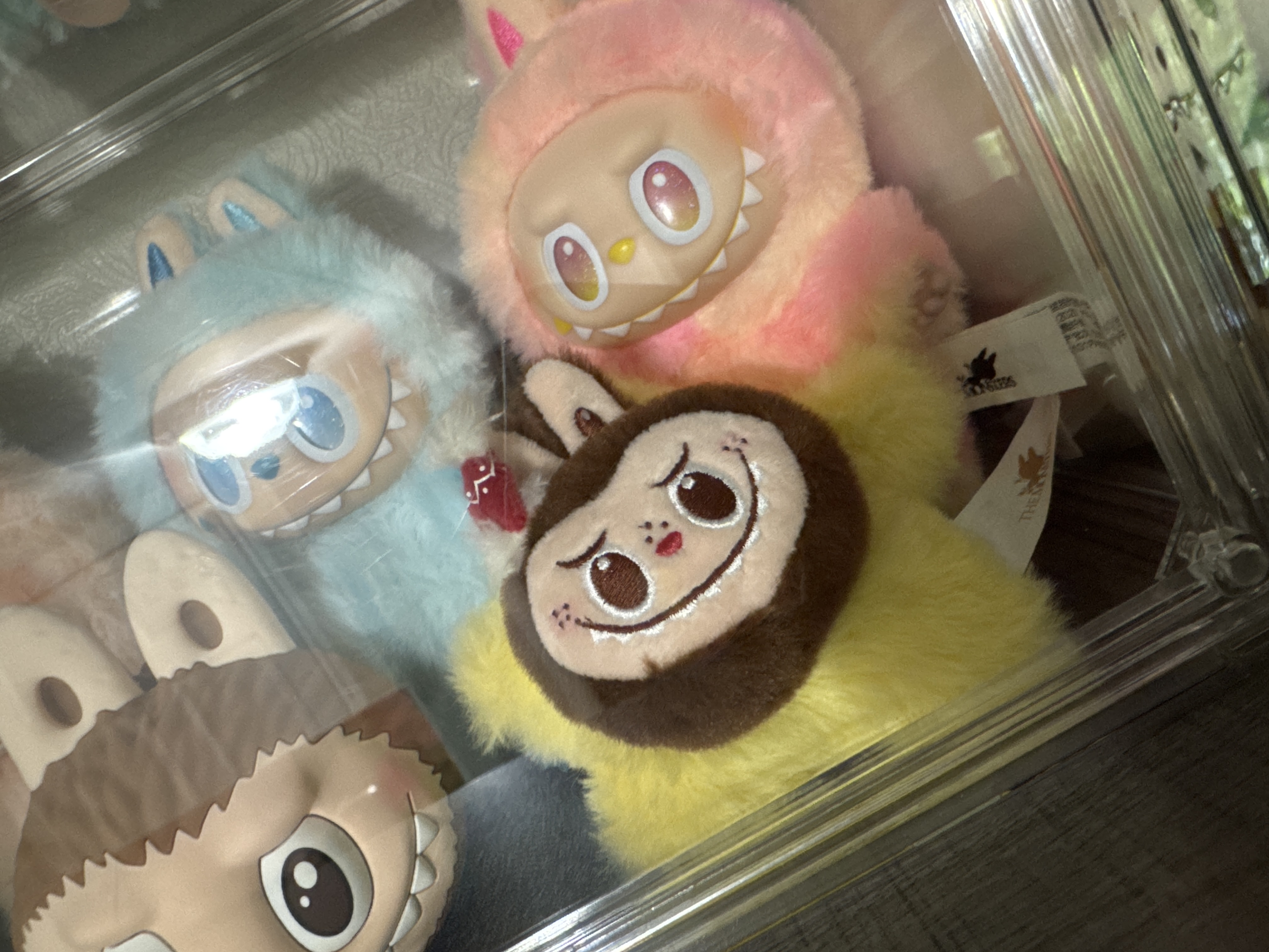 POP NOW:THE MONSTERS Classic Series-Sparkly Plush Pendant Blind