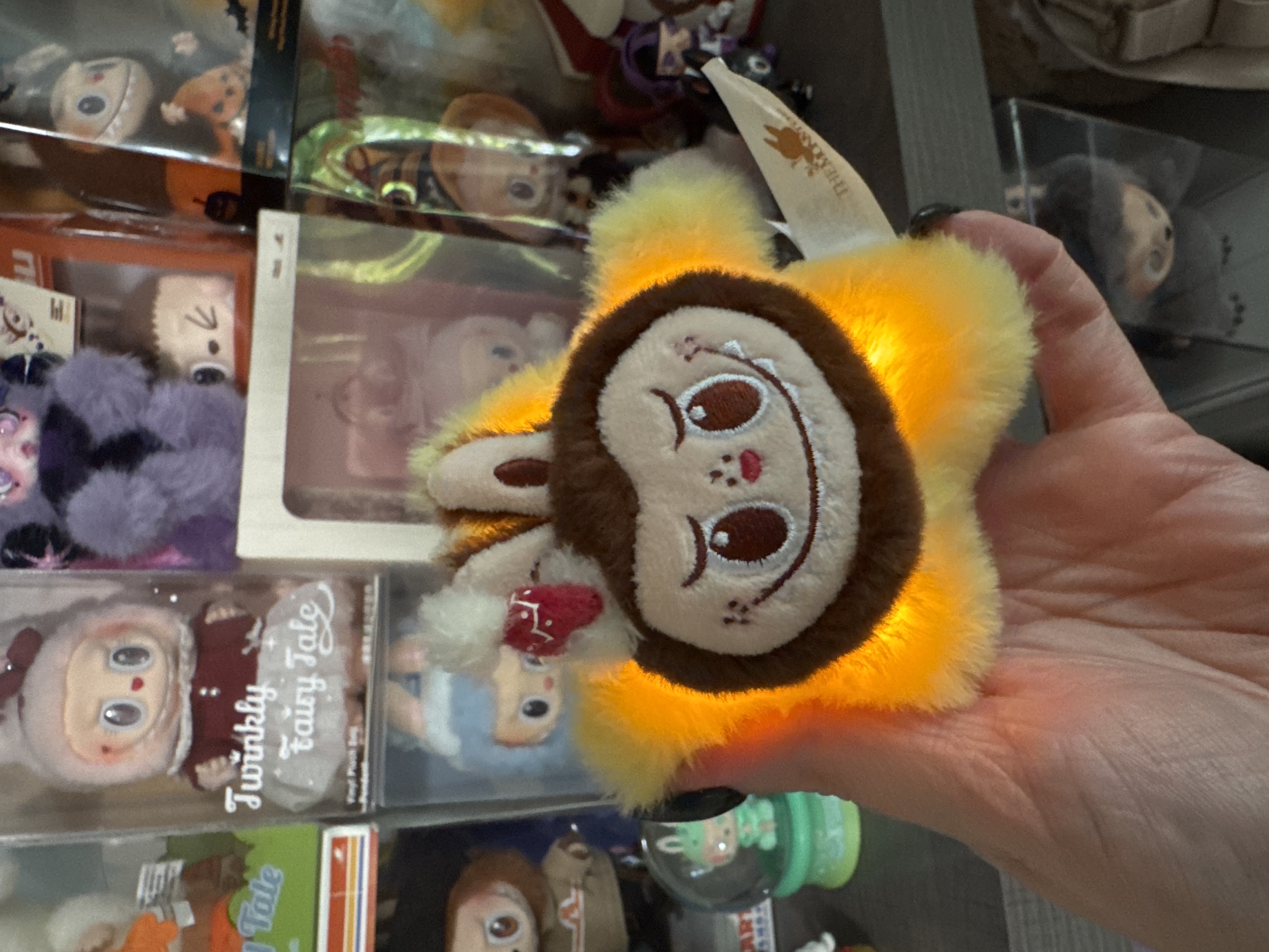 POP NOW:THE MONSTERS Classic Series-Sparkly Plush Pendant Blind