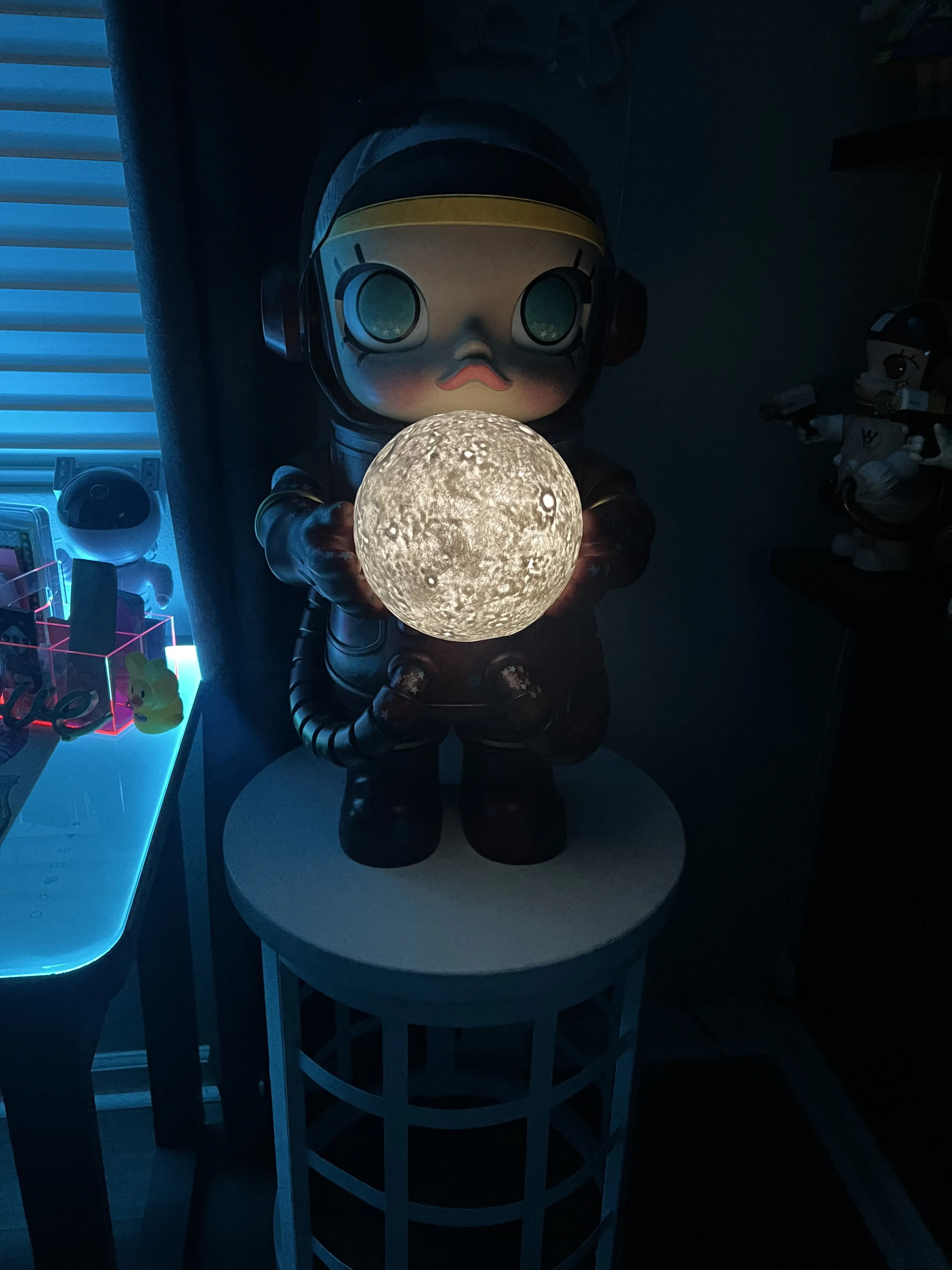 MEGA SPACE MOLLY 1000% Hello,Moon|POP MART US Official