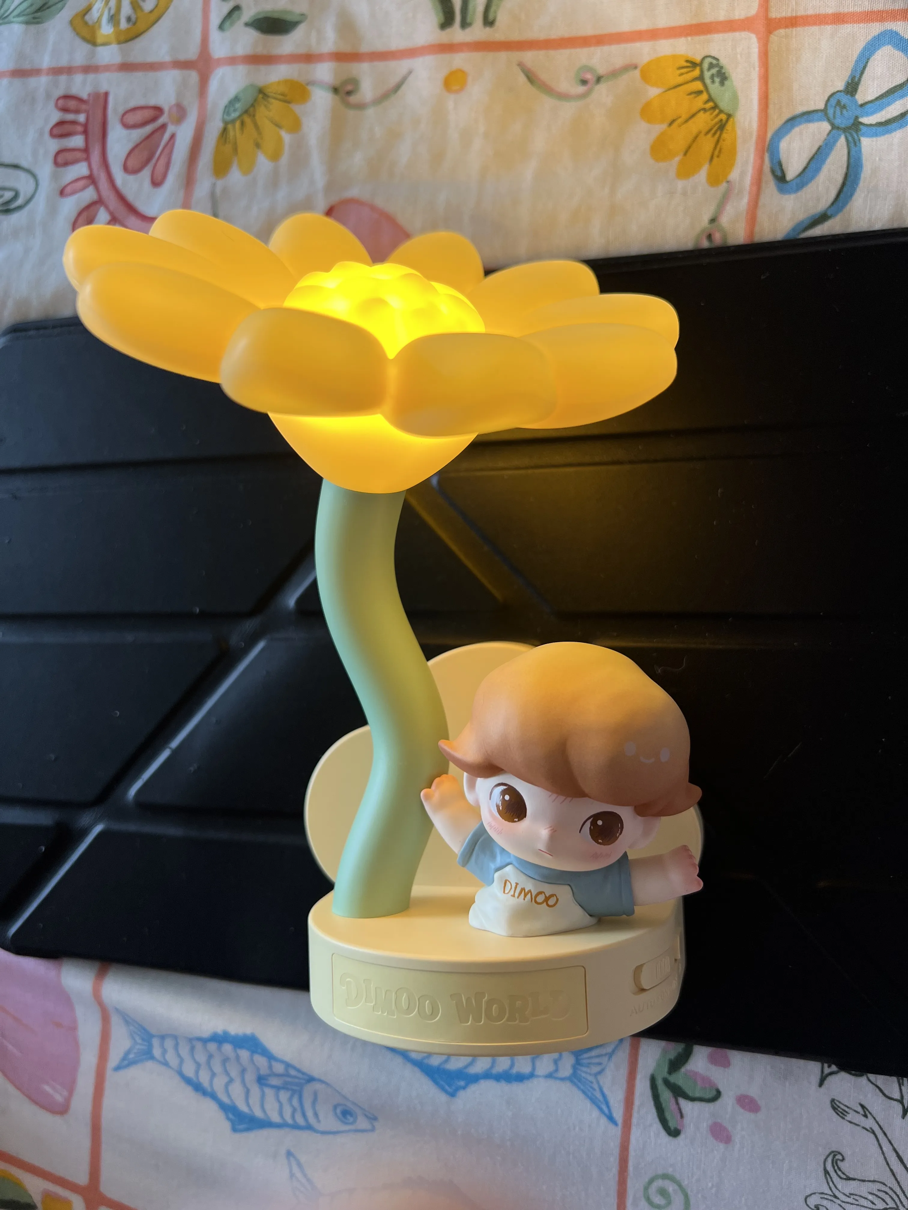 DIMOO Moments in Bloom Series - Sensor-activated Nightlight Blind